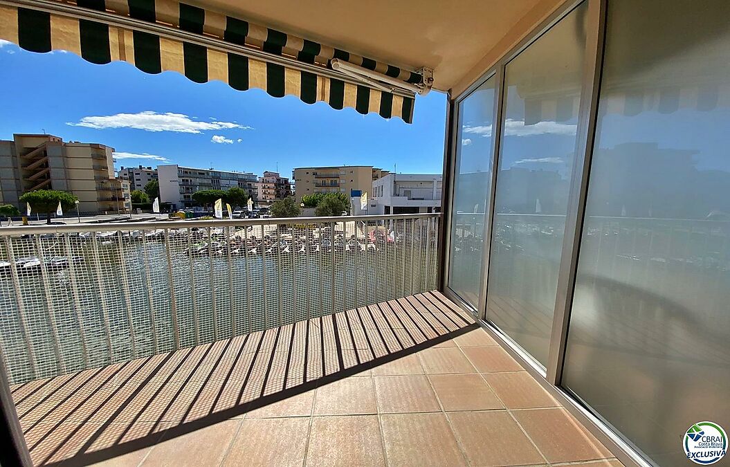3 BEDROOM APARTMENT WITH CANAL VIEWS