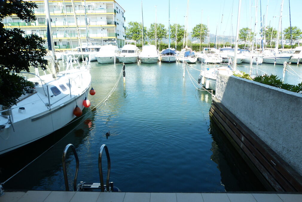 Fischerhaus vor den Brücken zu verkaufen, Segelbootliegeplatz 5 x 16 m, 4 Schlafzimmer, Strandnähe