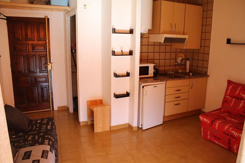 Nice furnished studio with unobstructed views in Empuriabrava.