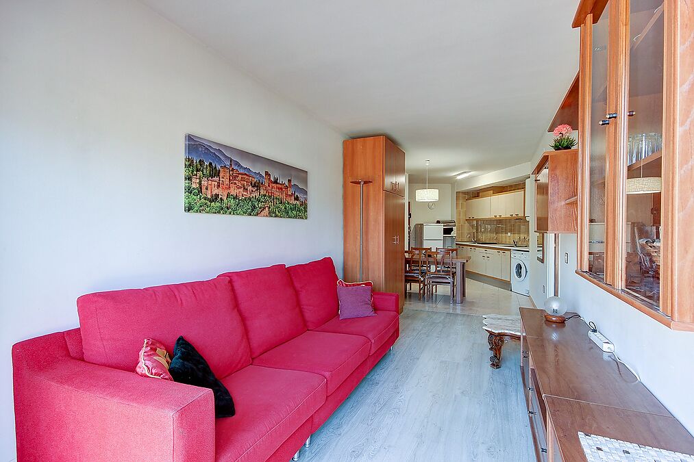 Bonic apartament a la zona residencial de Mas Mates.