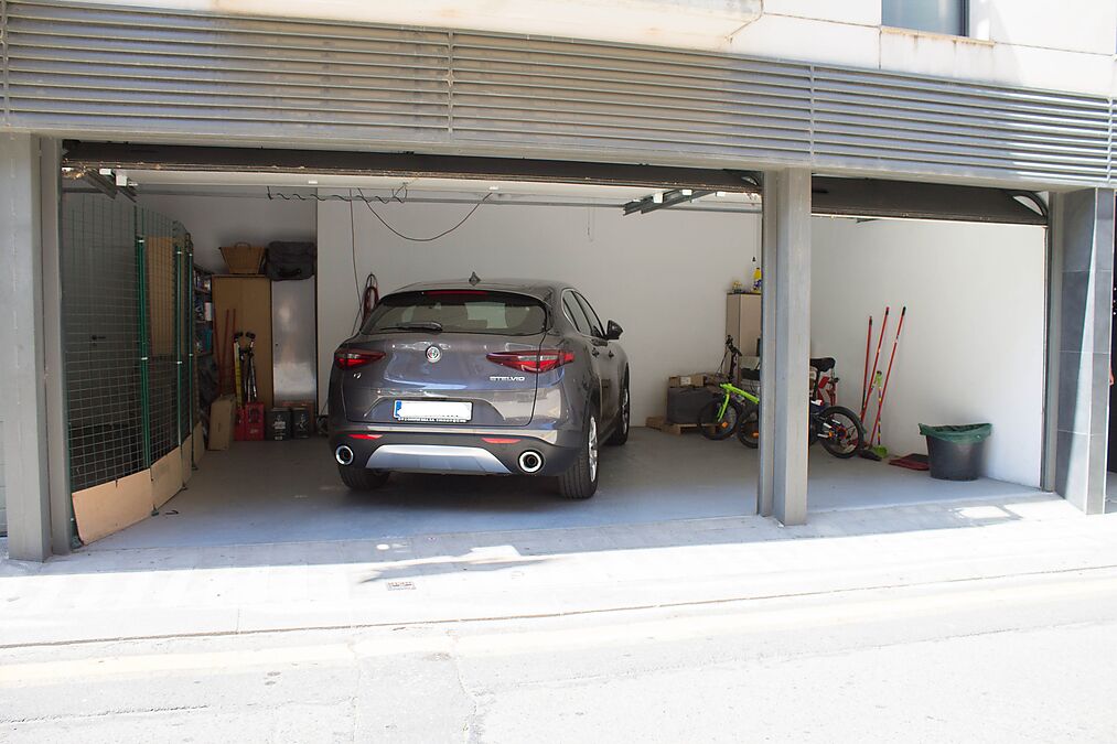 Àtic Dúplex amb vistes a la Ciutadella de Roses i garatge privat