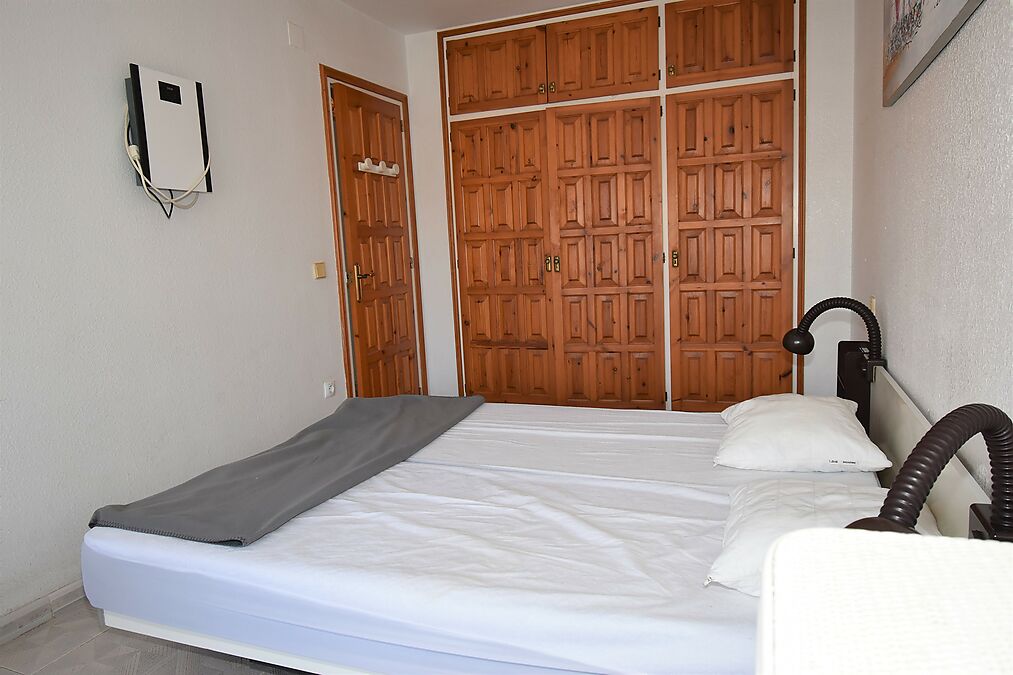 EMPURIABRAVA: Wohnung zwei Schlafzimmer mit schöner Aussicht