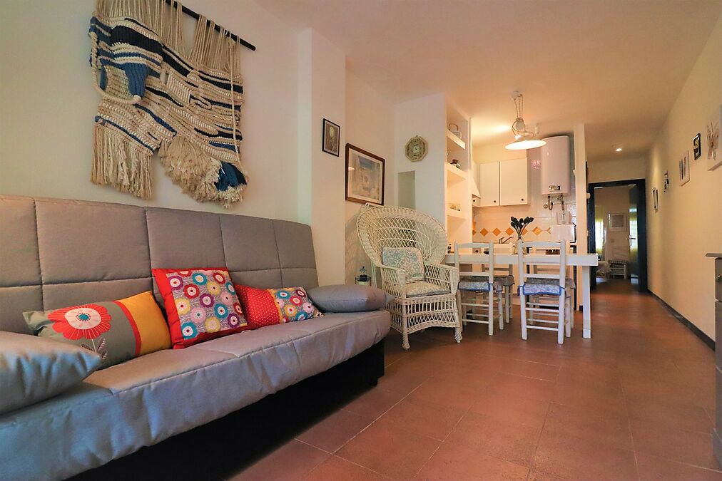 Nice two bedroom apartment with communal pool and gardens