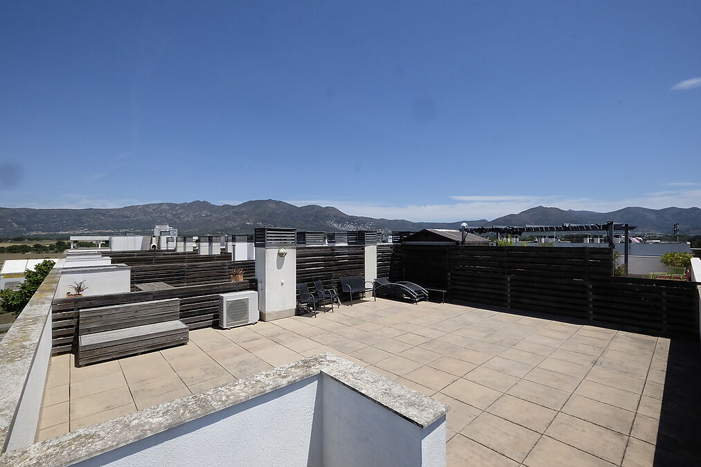 Wunderschönes Penthouse mit Meerblick und 66m2 Solarium - 2 Schlafzimmer - Privatparkplatz - Abstellraum - Gemeinschaftspool - Rosas, Costa Brava
