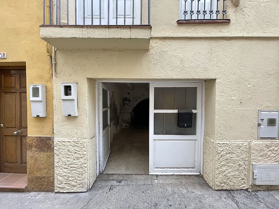 Casa adossada a Castelló d'Empúries