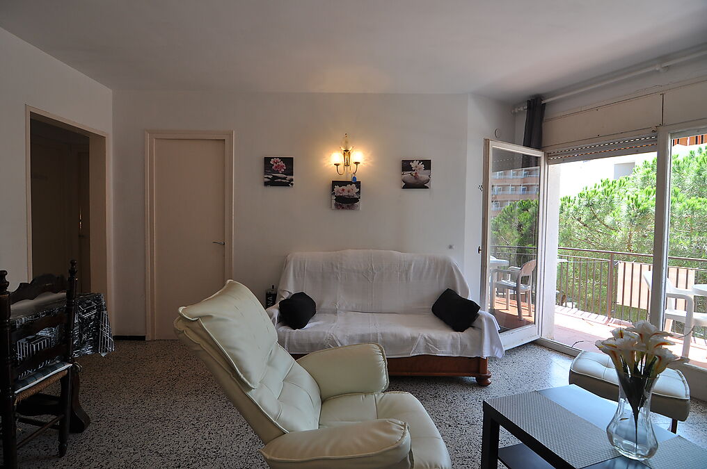 Wohnung in Santa Margarita, Roses mit Parkplatz und in Strandnähe.
