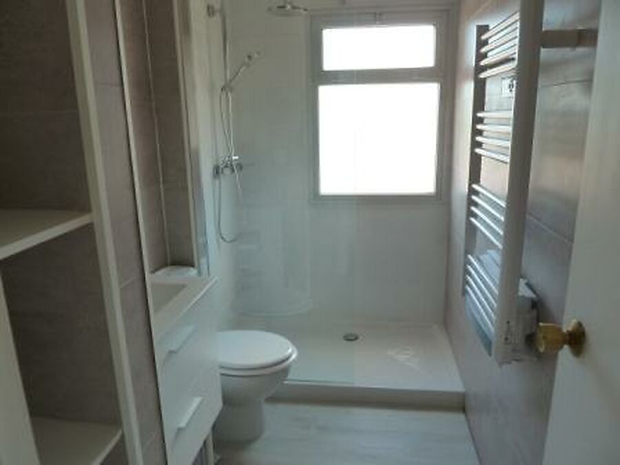 BEAUTIFUL APARTMENT, ALL RENOVATED AND 10 MIN TO THE BEACH.