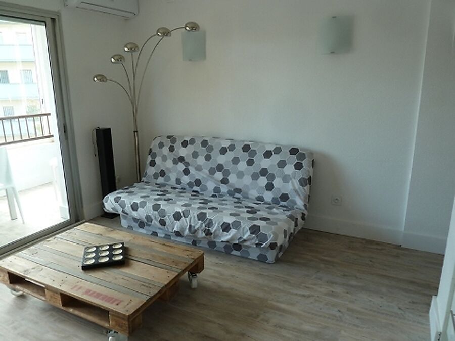 BEAUTIFUL APARTMENT, ALL RENOVATED AND 10 MIN TO THE BEACH.
