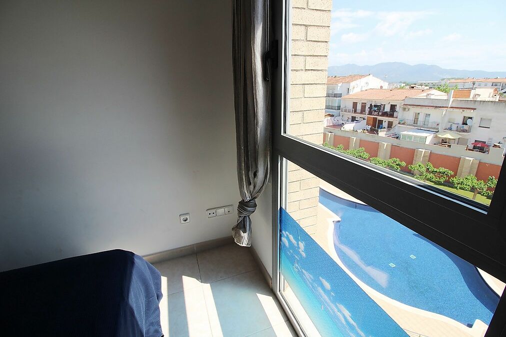 PUIG ROM Apartament amb piscina comunitaria, pàrquing i solàrium