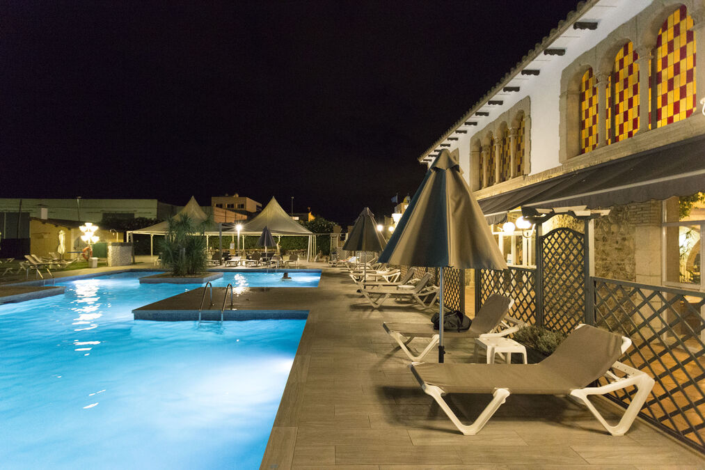 Hotel zum Verkauf an der Costa Brava, Empuriabrava, rentable Investition!