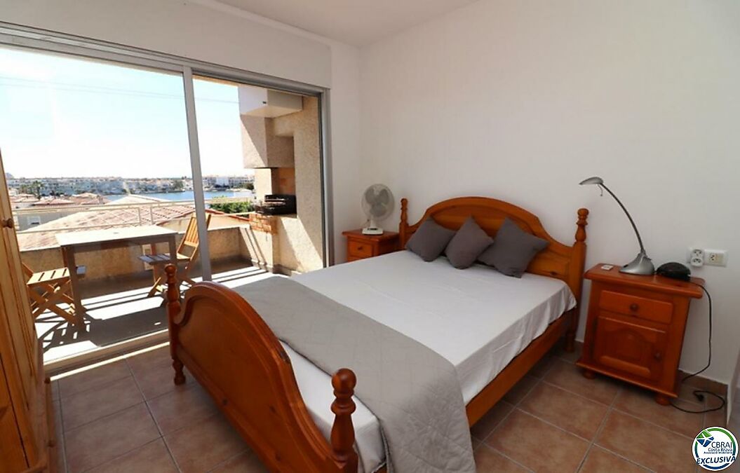 Schöne Wohnung mit Blick auf den See Sant Maurici in Empuriabrava