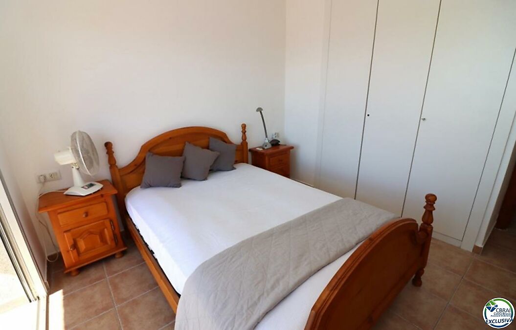 Bell apartament amb vista al llac Sant Maurici a Empuriabrava