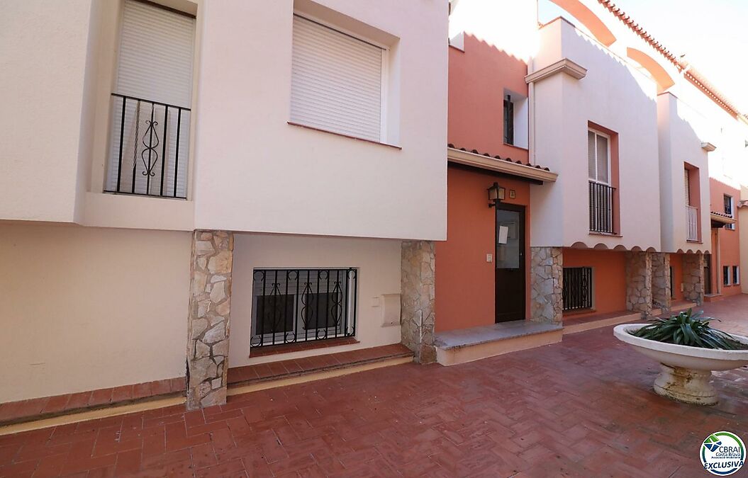 Nice apartment located in the Gran Reserva residential area.