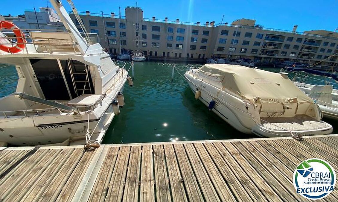 PORT MOXO Liegeplatz geeignet für Segelboot, Parkplatz und Lagerraum
