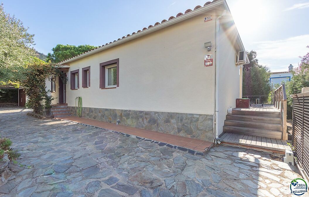 House in Mas Fumats with pool and 4 bedrooms