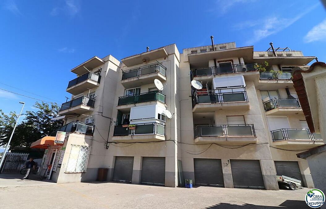 Nice apartment 3 minutes from shops and near the beach