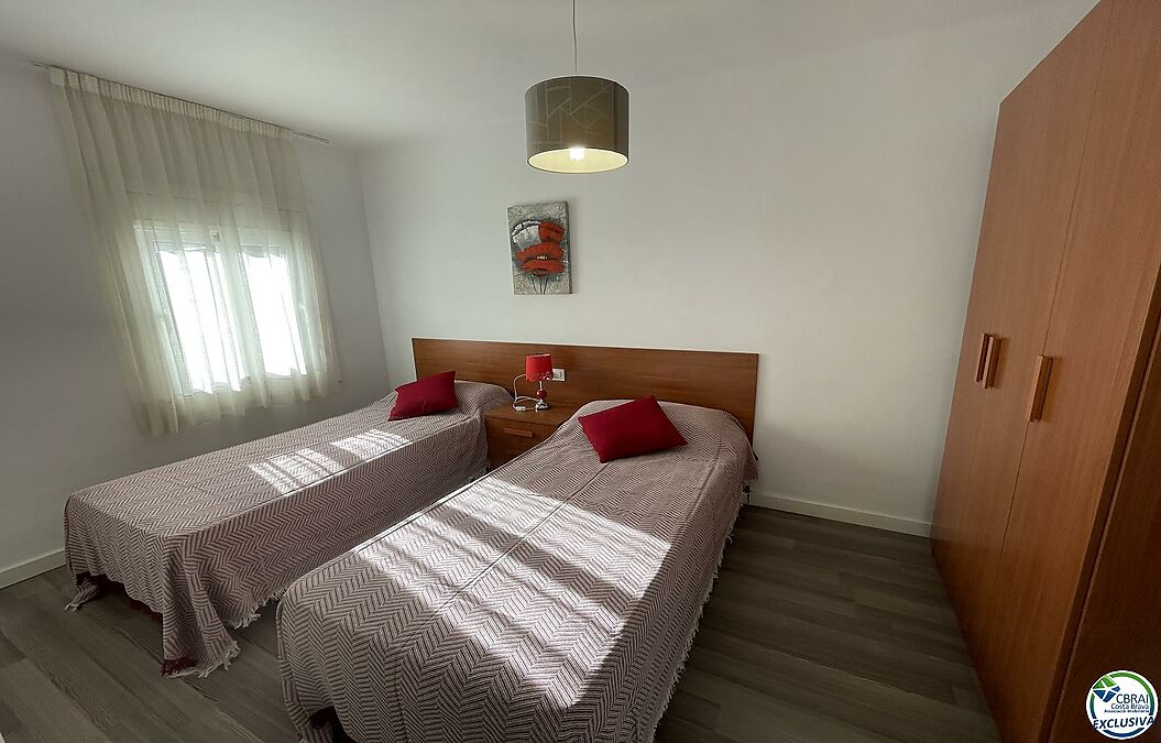 3-bedroom apartment 50 meters from the beach