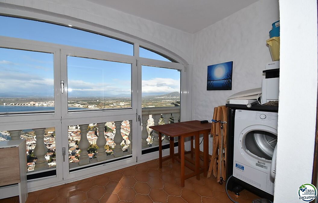 Gelegenheitswohnung mit einem Schlafzimmer mit Panoramablick