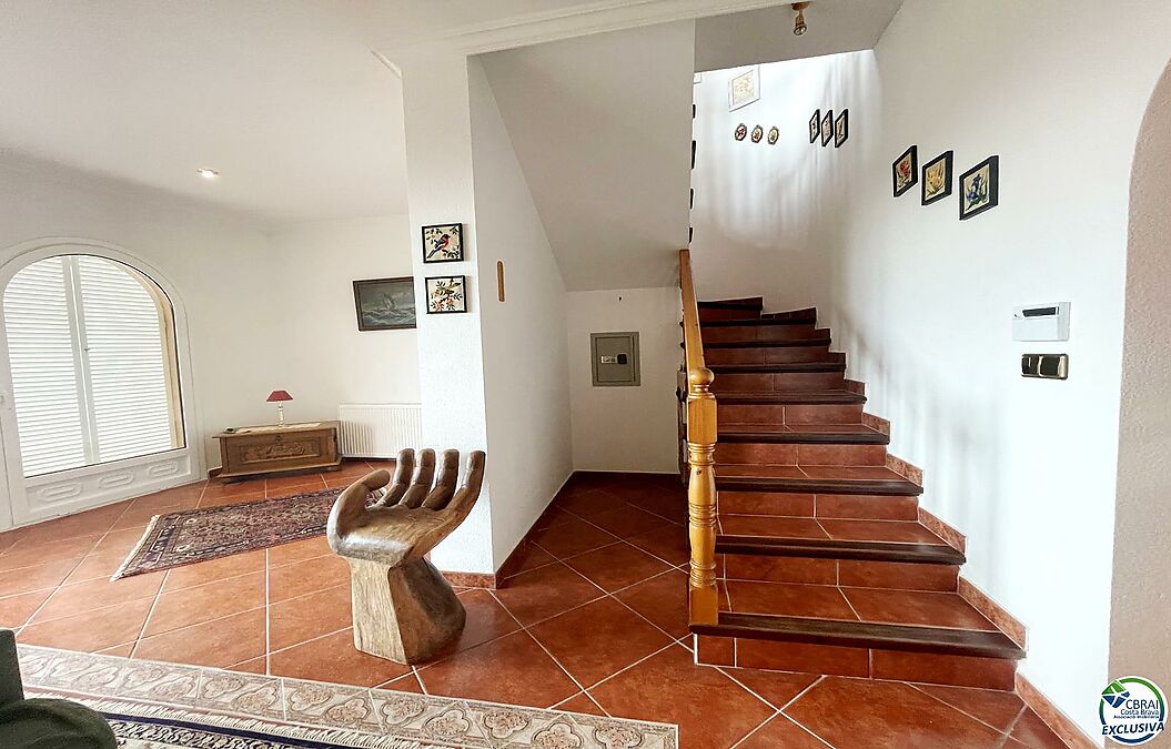 Villa in the exclusive area of Mas Fumats where you can spend unforgettable moments with your family