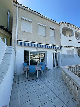 Fisherman's house in the Salins area for sale with 12,5 x 4 m mooring for sailing boat, Empuriabrava