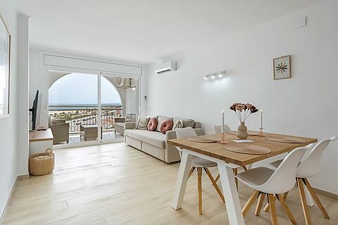 Duplex avec terrasses, bord de plage avec de superbes vues mer