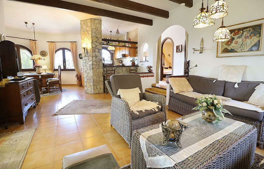 A vendre Maison avec charme, vue et piscine à Can Isaac, Palau Saverdera.