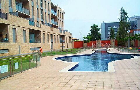 Apartment with 2 bedrooms, parking and pool